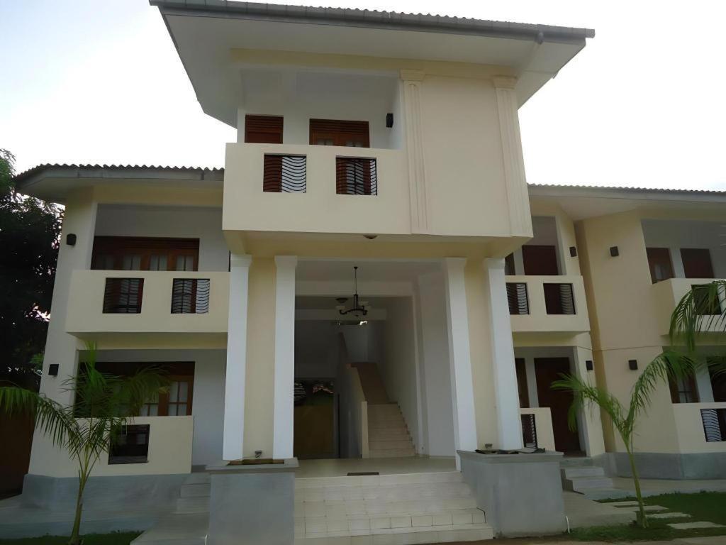 de 5000 m² con 7 habitación/es y 7 baño/s de uso privado, en Yala Tissamaharama Exterior foto