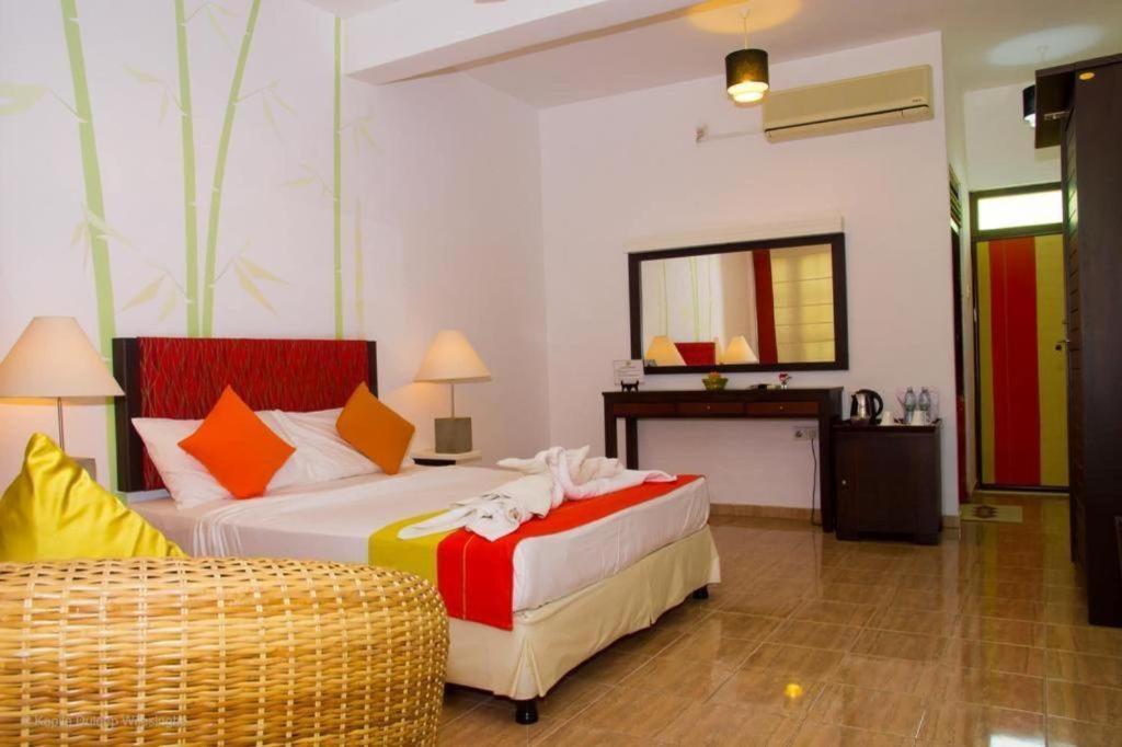 de 5000 m² con 7 habitación/es y 7 baño/s de uso privado, en Yala Tissamaharama Exterior foto