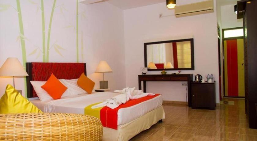 de 5000 m² con 7 habitación/es y 7 baño/s de uso privado, en Yala Tissamaharama Exterior foto