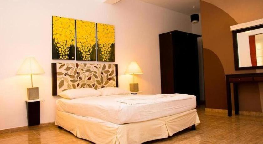 de 5000 m² con 7 habitación/es y 7 baño/s de uso privado, en Yala Tissamaharama Exterior foto